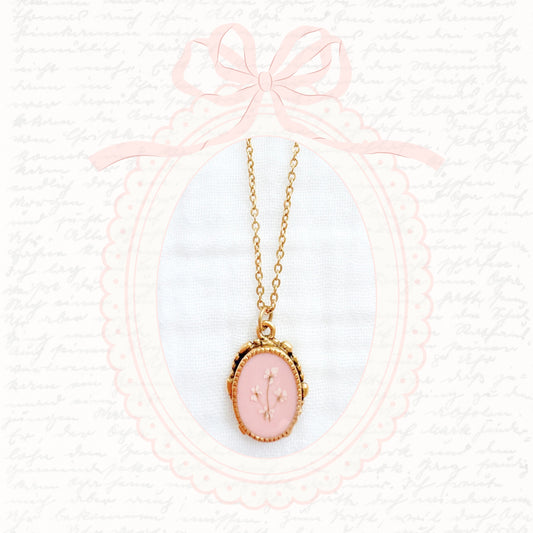 Emma Ornate Pressed Flower Necklace | Gold