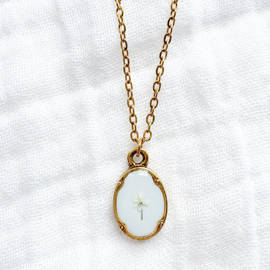 Erica Mini Ornate Pressed Flower Necklace | Gold