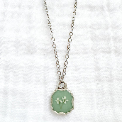 Gwen Mini Ornate Pressed Flower Necklace | Silver