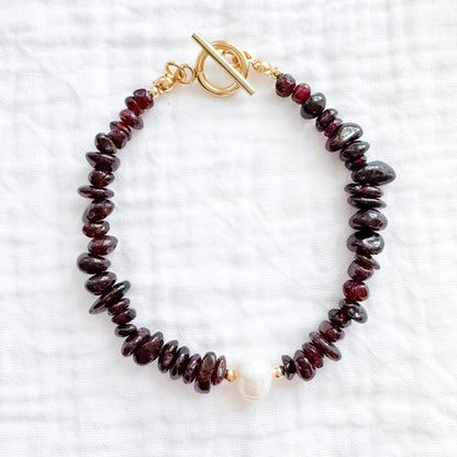 Garnet Pearl Bracelet | Gold