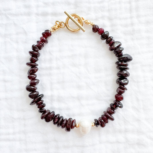 Garnet Pearl Bracelet | Gold