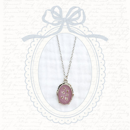 *Slightly Imperfect* Georgiana Ornate Pressed Flower Necklace | Silver