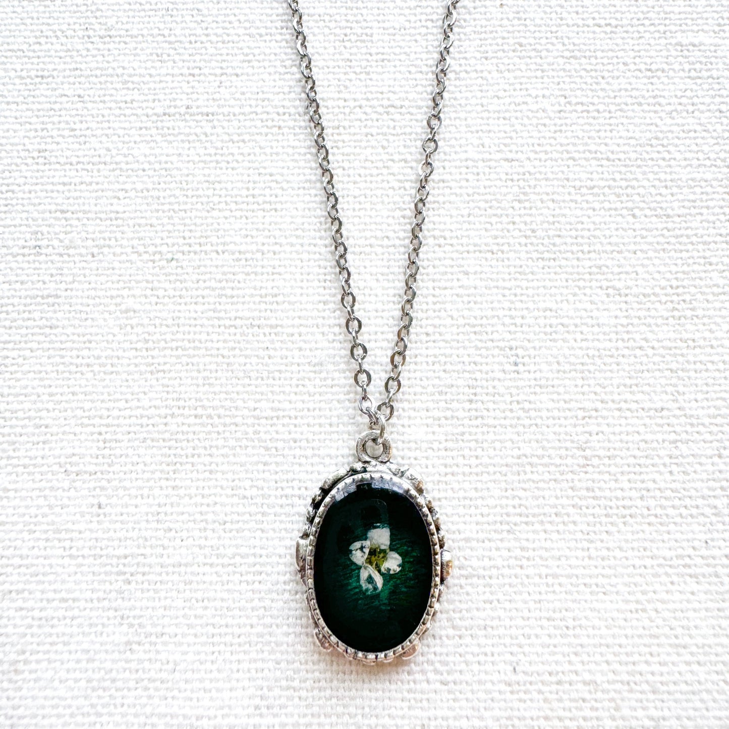 Gwendolyn Pressed Flower Necklace | Silver