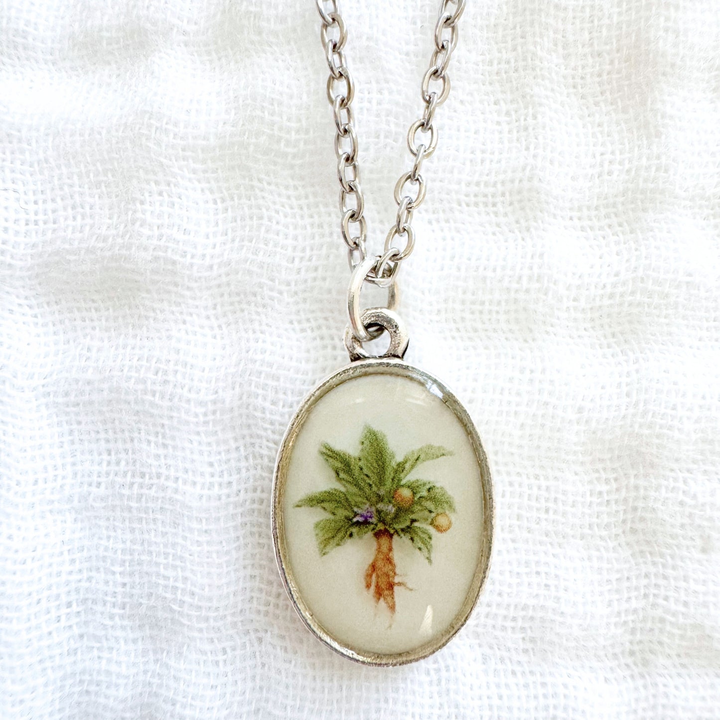 Mandrake Classic Oval Necklace | Silver