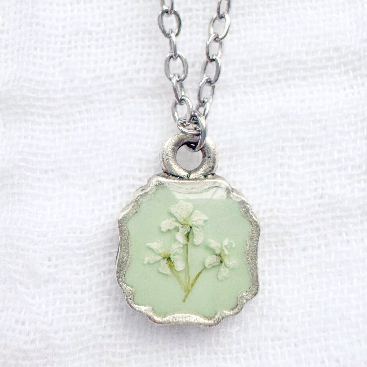 Heather Mini Frame Pressed Flower Necklace | Silver