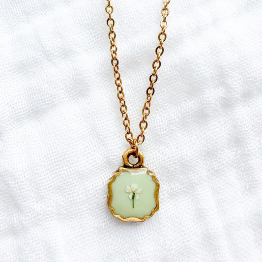Heather Mini Frame Pressed Flower Necklace | Gold