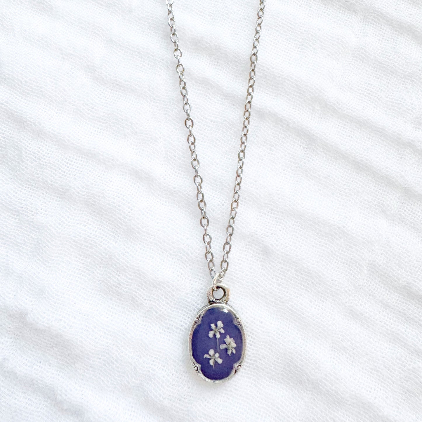 Iris Mini Ornate Pressed Flower Necklace | Silver