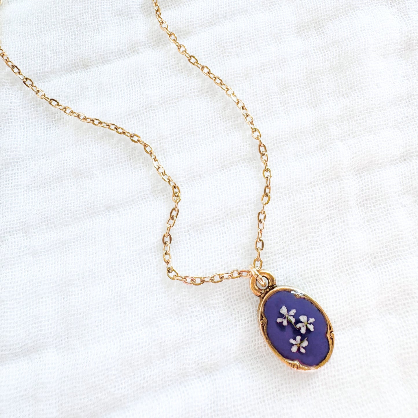 Iris Mini Ornate Pressed Flower Necklace | Gold