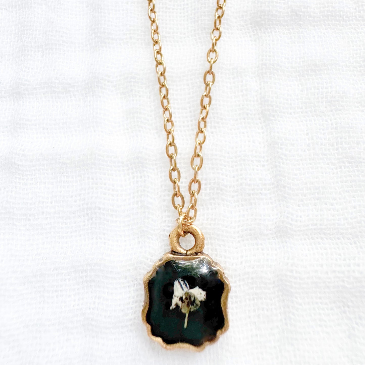 Ivy Mini Frame Pressed Flower Necklace | Gold