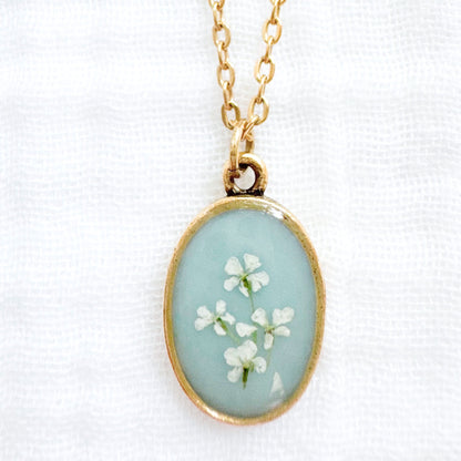 Elizabeth Classic Oval Pressed Flower Necklace | Gold