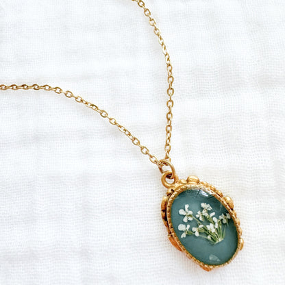 Jane Ornate Pressed Flower Necklace | Gold