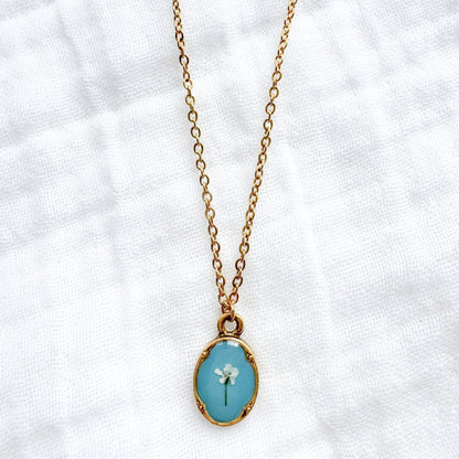 Jasmine Mini Ornate Pressed Flower Necklace | Gold