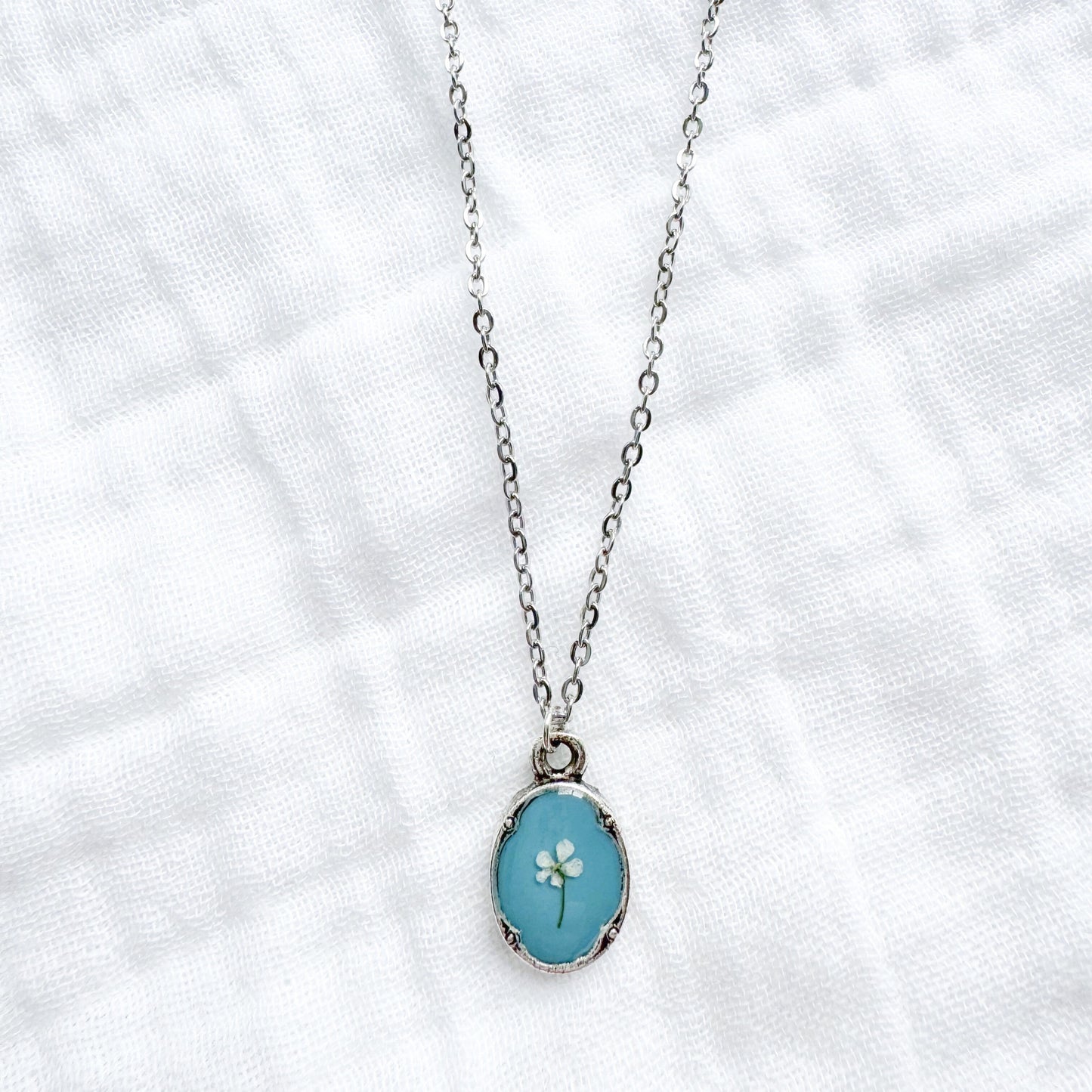 Jasmine Mini Ornate Pressed Flower Necklace | Silver