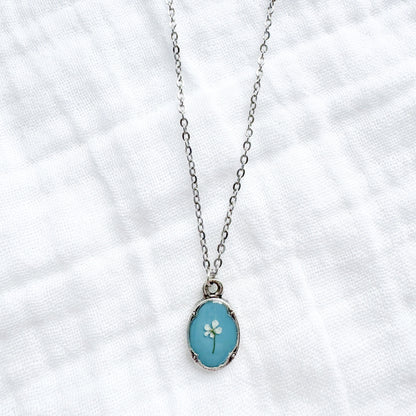 Jasmine Mini Ornate Pressed Flower Necklace | Silver