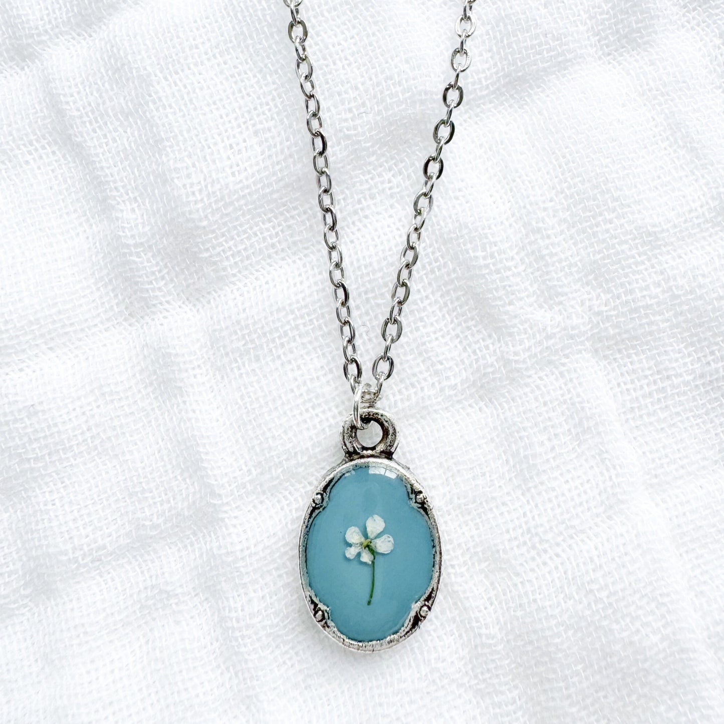 Jasmine Mini Ornate Pressed Flower Necklace | Silver