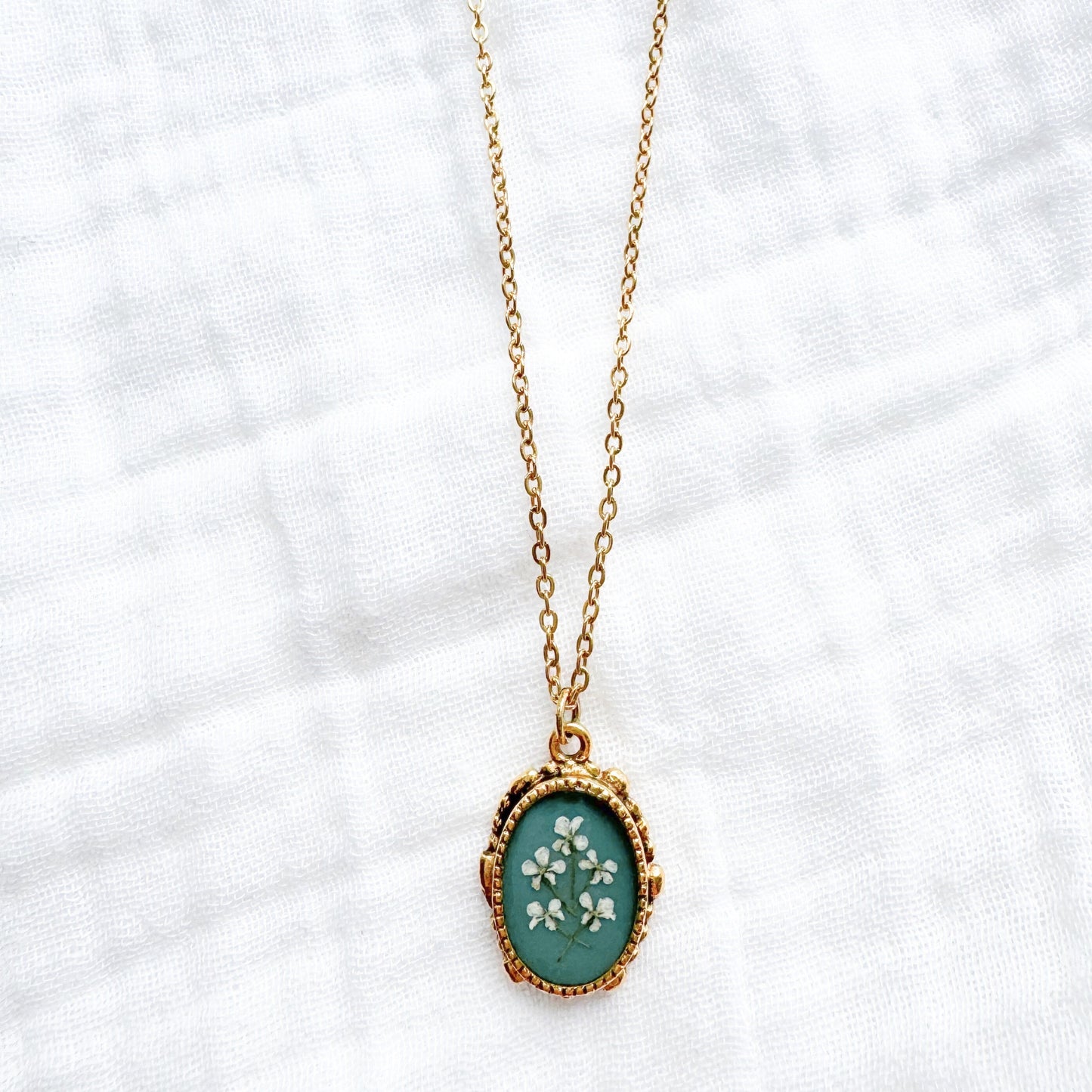 Jeannie Pressed Flower Necklace | Gold