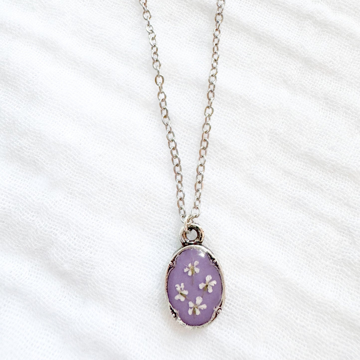 Jessie Mini Ornate Pressed Flower Necklace | Silver