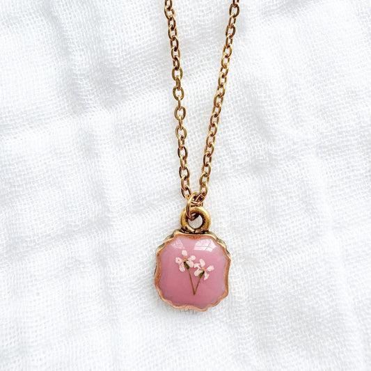 Joanne Mini Frame Pressed Flower Necklace | Gold