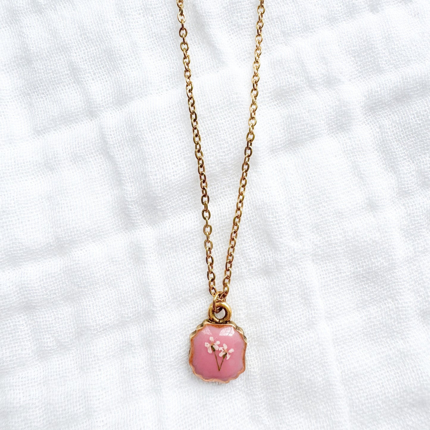 Joanne Mini Frame Pressed Flower Necklace | Gold