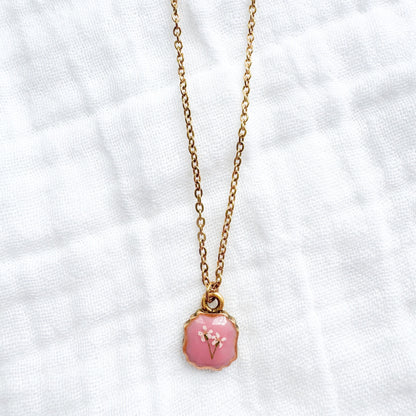 Joanne Mini Frame Pressed Flower Necklace | Gold