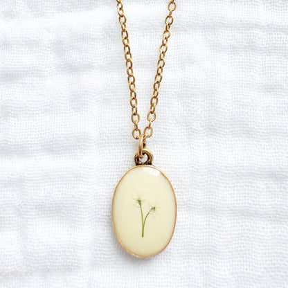 Joyce Classic Oval Pressed Flower Necklace | Gold