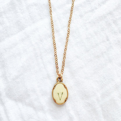 Joyce Mini Ornate Pressed Flower Necklace | Gold