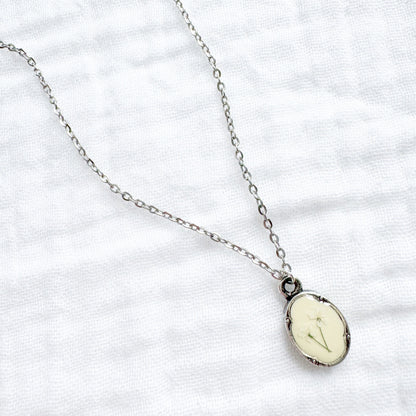 Joyce Mini Ornate Pressed Flower Necklace | Silver
