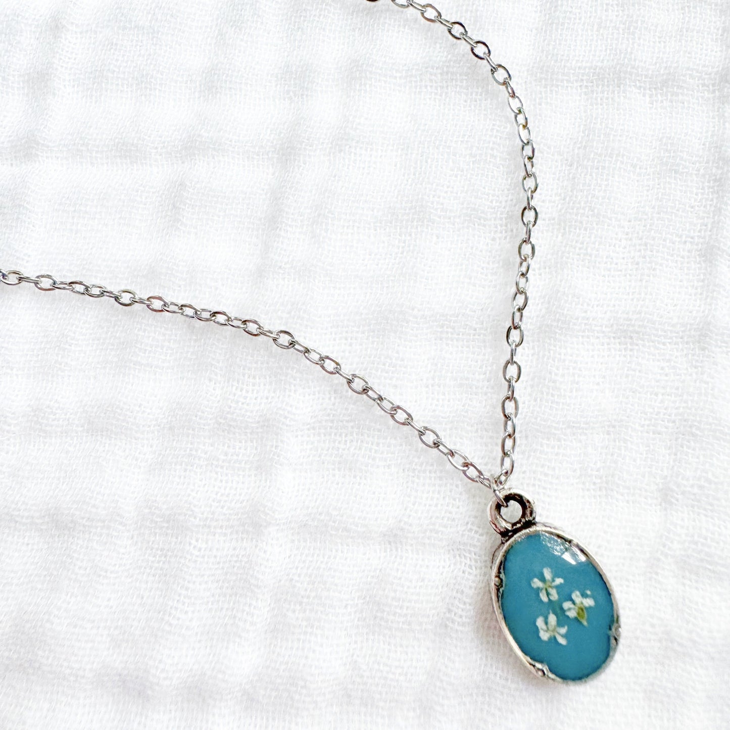 Judy Mini Ornate Pressed Flower Necklace | Silver