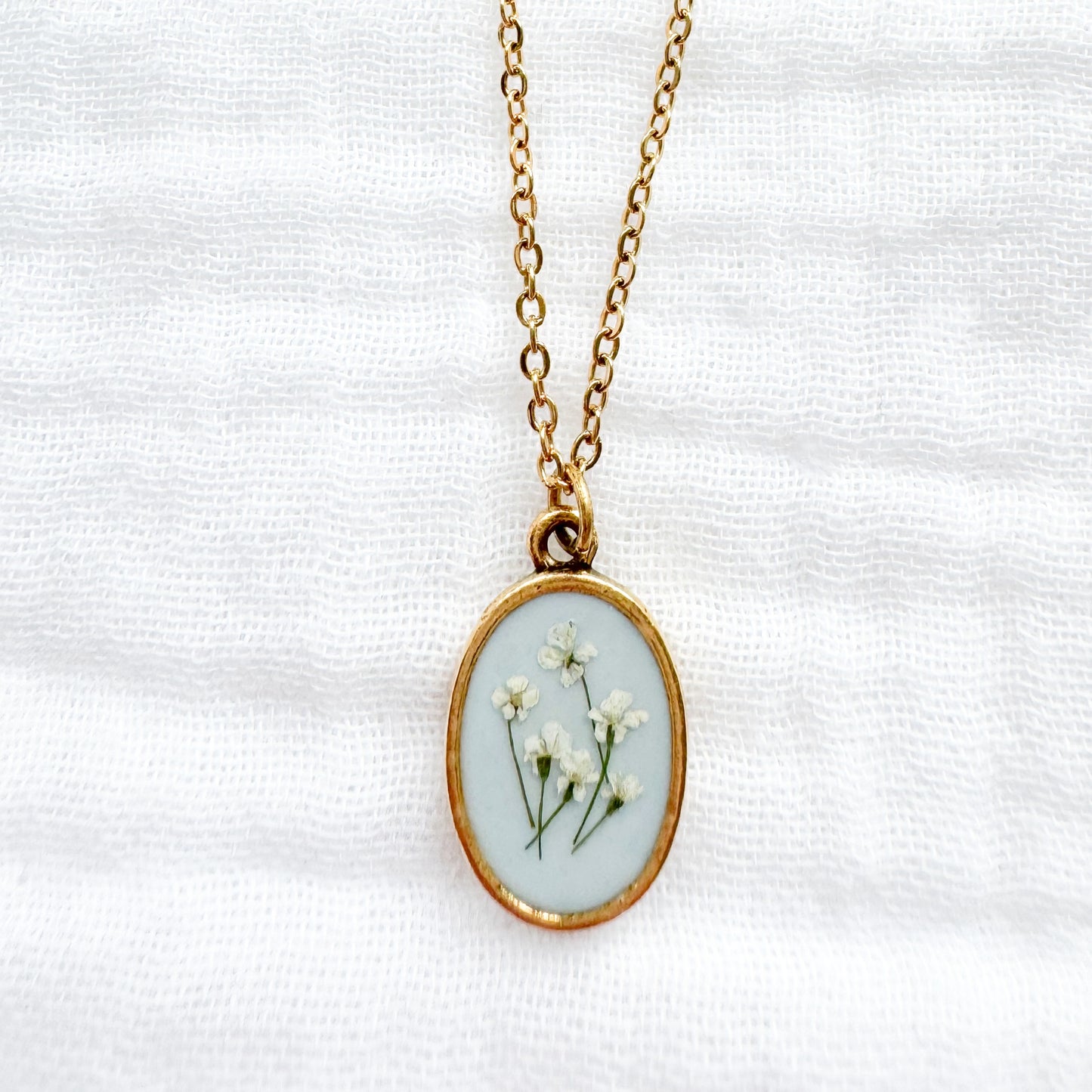 Laurence Classic Oval Pressed Flower Necklace | Gold
