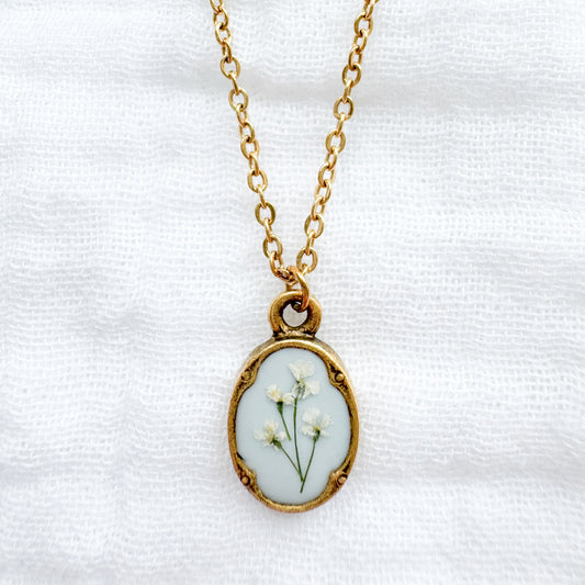 Laurence Mini Ornate Pressed Flower Necklace | Gold
