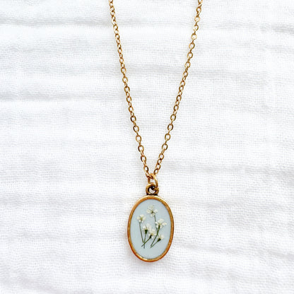 Laurence Classic Oval Pressed Flower Necklace | Gold