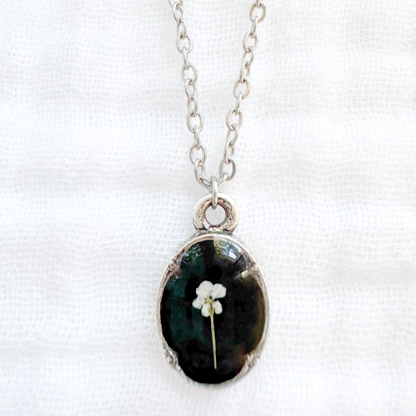 Lisa Mini Ornate Pressed Flower Necklace | Silver