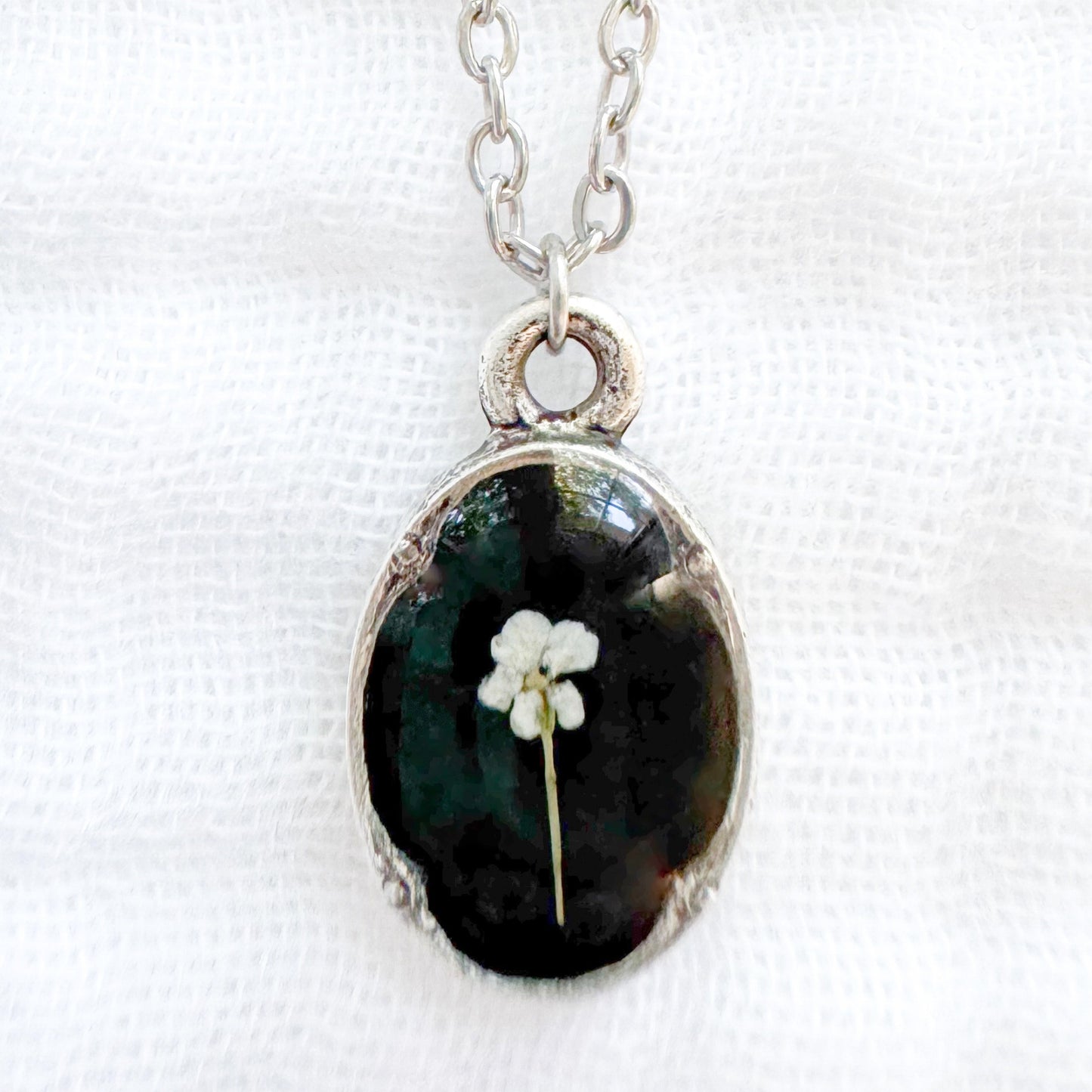 Lisa Mini Ornate Pressed Flower Necklace | Silver