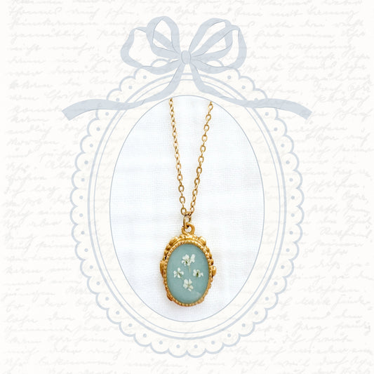 Elizabeth Ornate Pressed Flower Necklace | Gold