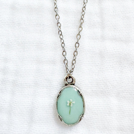 Lizzy Mini Ornate Pressed Flower Necklace | Silver