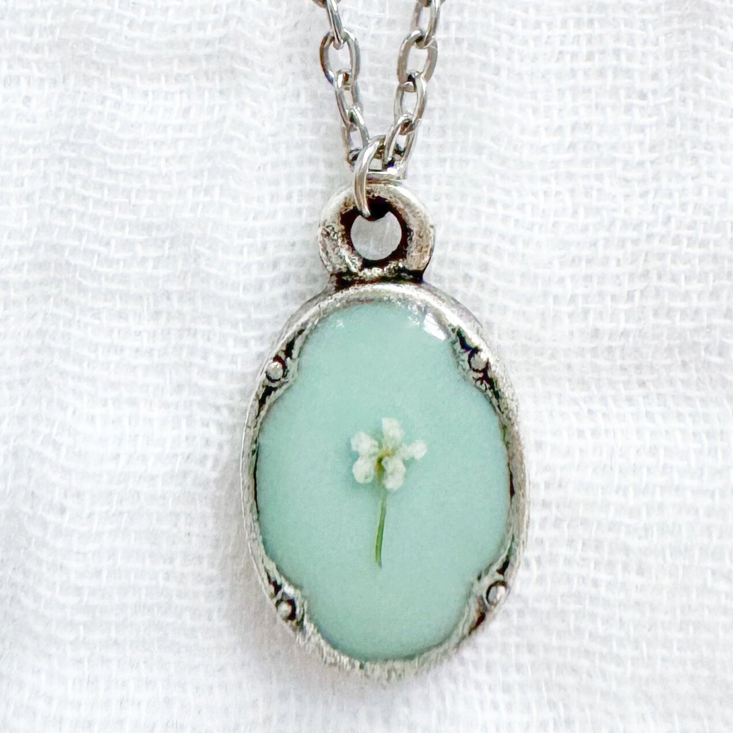 Lizzy Mini Ornate Pressed Flower Necklace | Silver