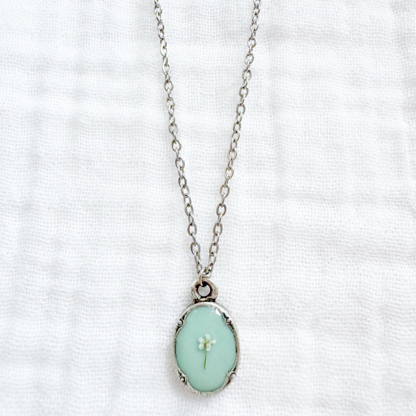 Lizzy Mini Ornate Pressed Flower Necklace | Silver