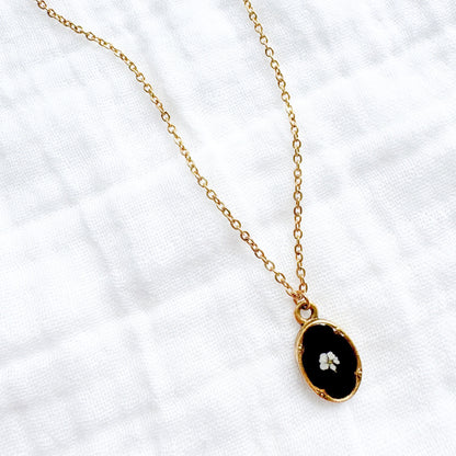 Lynn Mini Ornate Pressed Flower Necklace | Gold