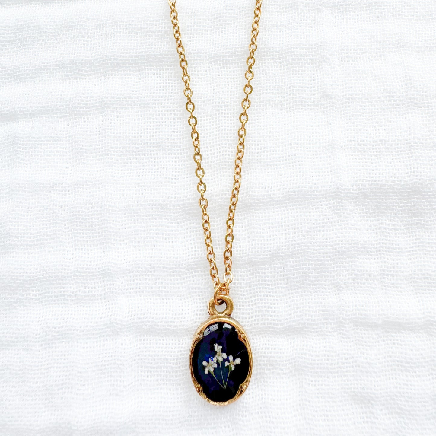 Madeline Mini Ornate Pressed Flower Necklace | Gold