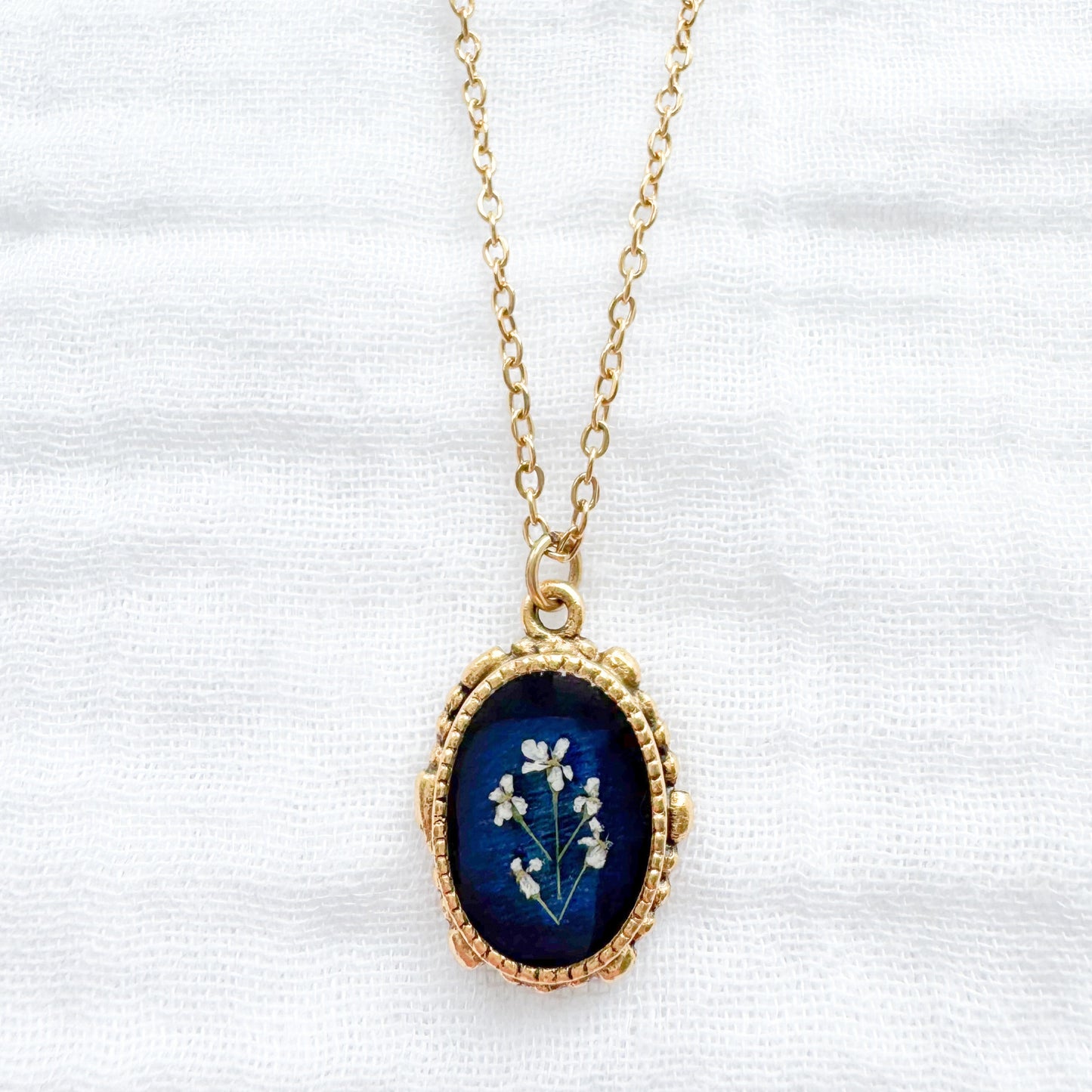 Madeline Ornate Pressed Flower Necklace | Gold