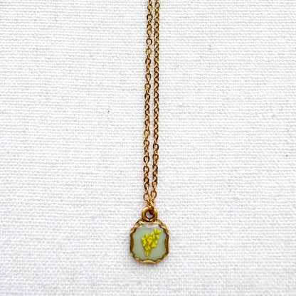 Maisy Pressed Flower Necklace | Gold