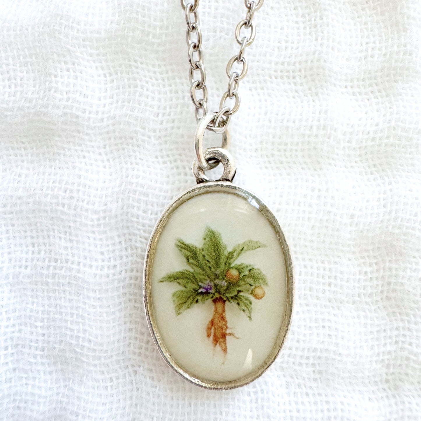 Mandrake Classic Oval Necklace | Silver