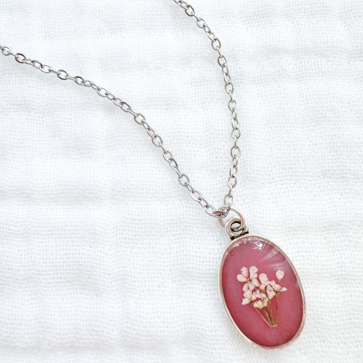 Marianne Classic Oval Pressed Flower Necklace | Silver