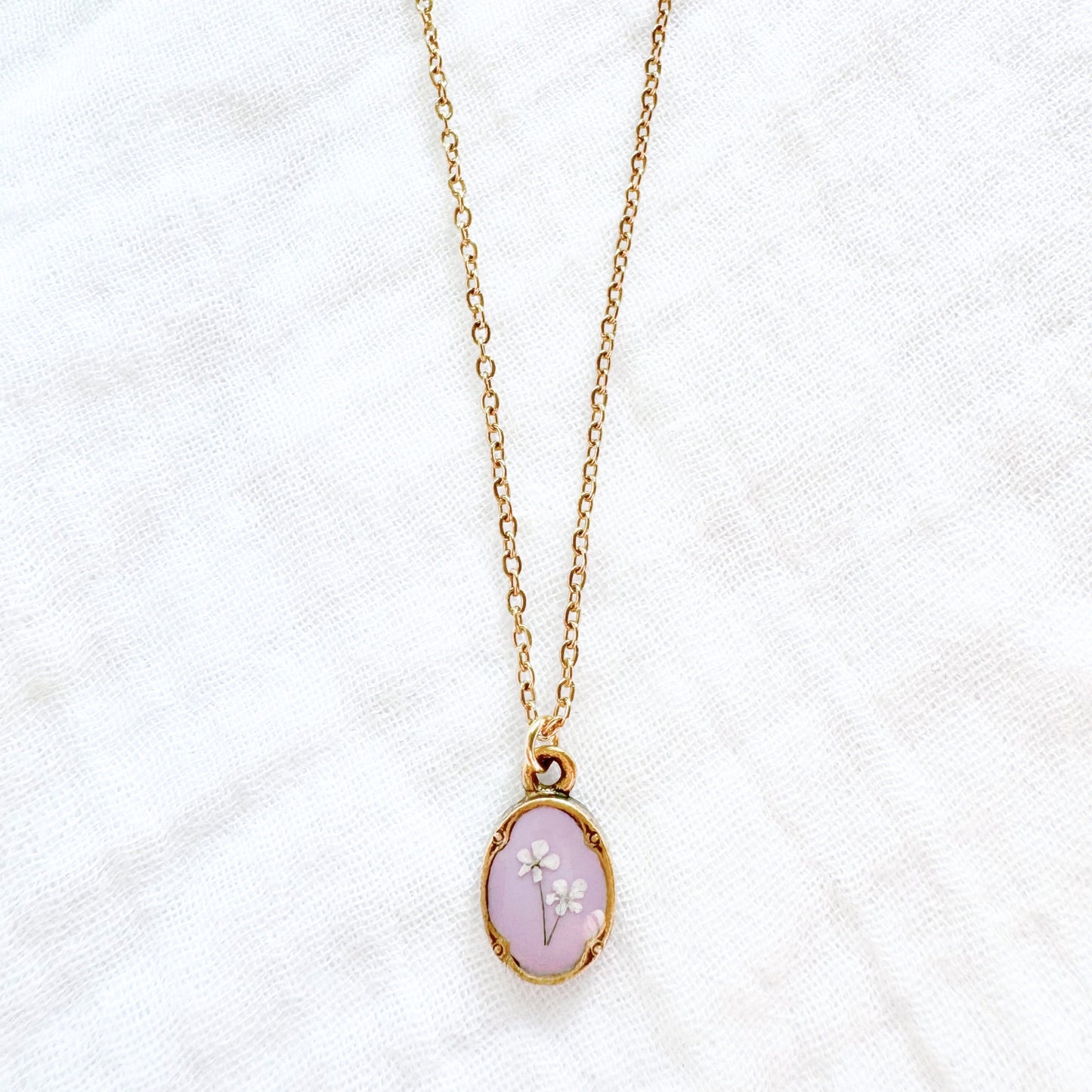 Cecilia Mini Ornate Pressed Flower Necklace | Gold