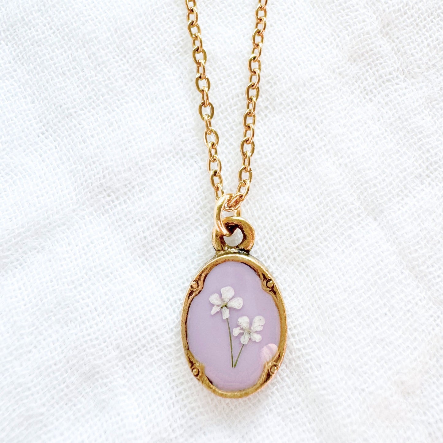 Cecilia Mini Ornate Pressed Flower Necklace | Gold