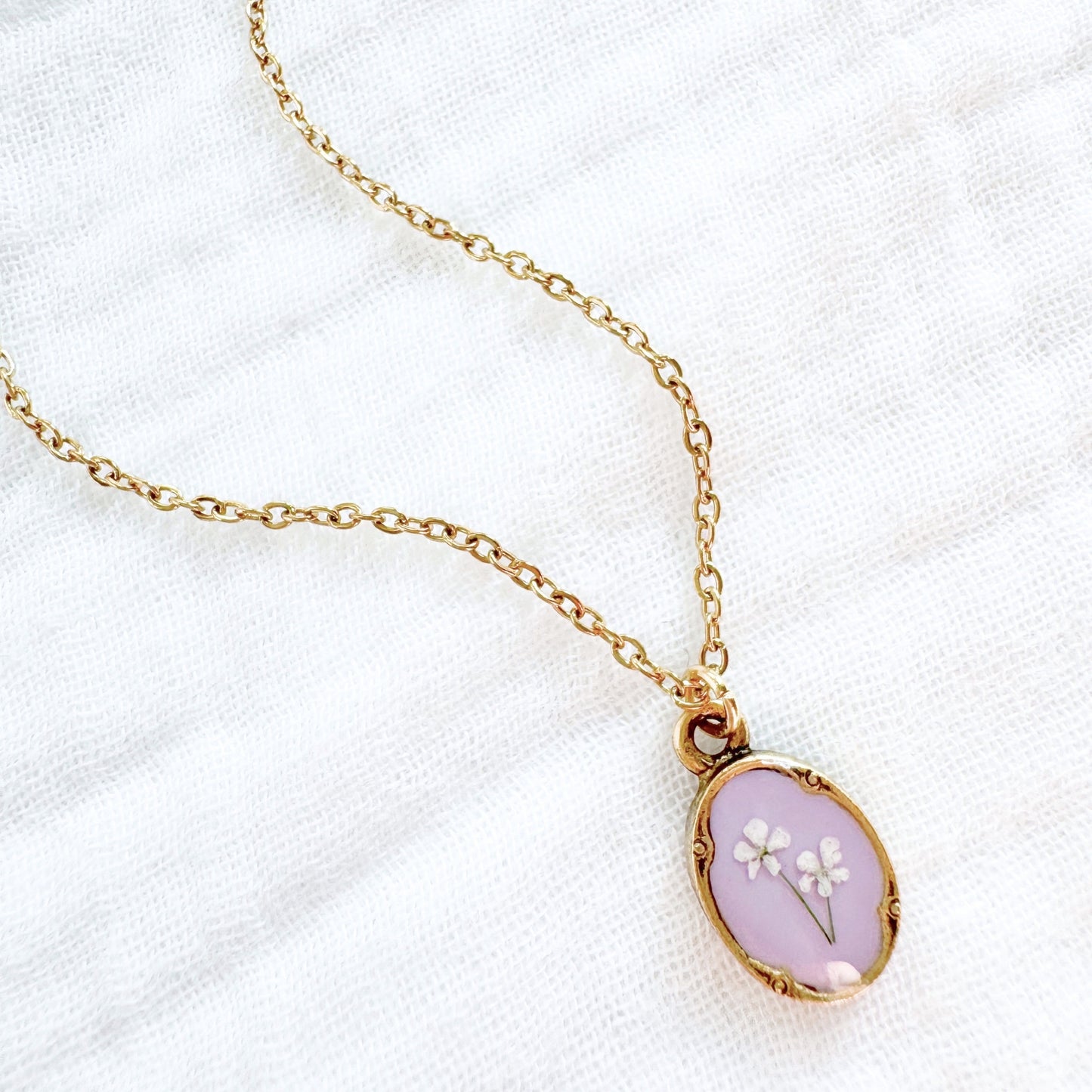 Cecilia Mini Ornate Pressed Flower Necklace | Gold