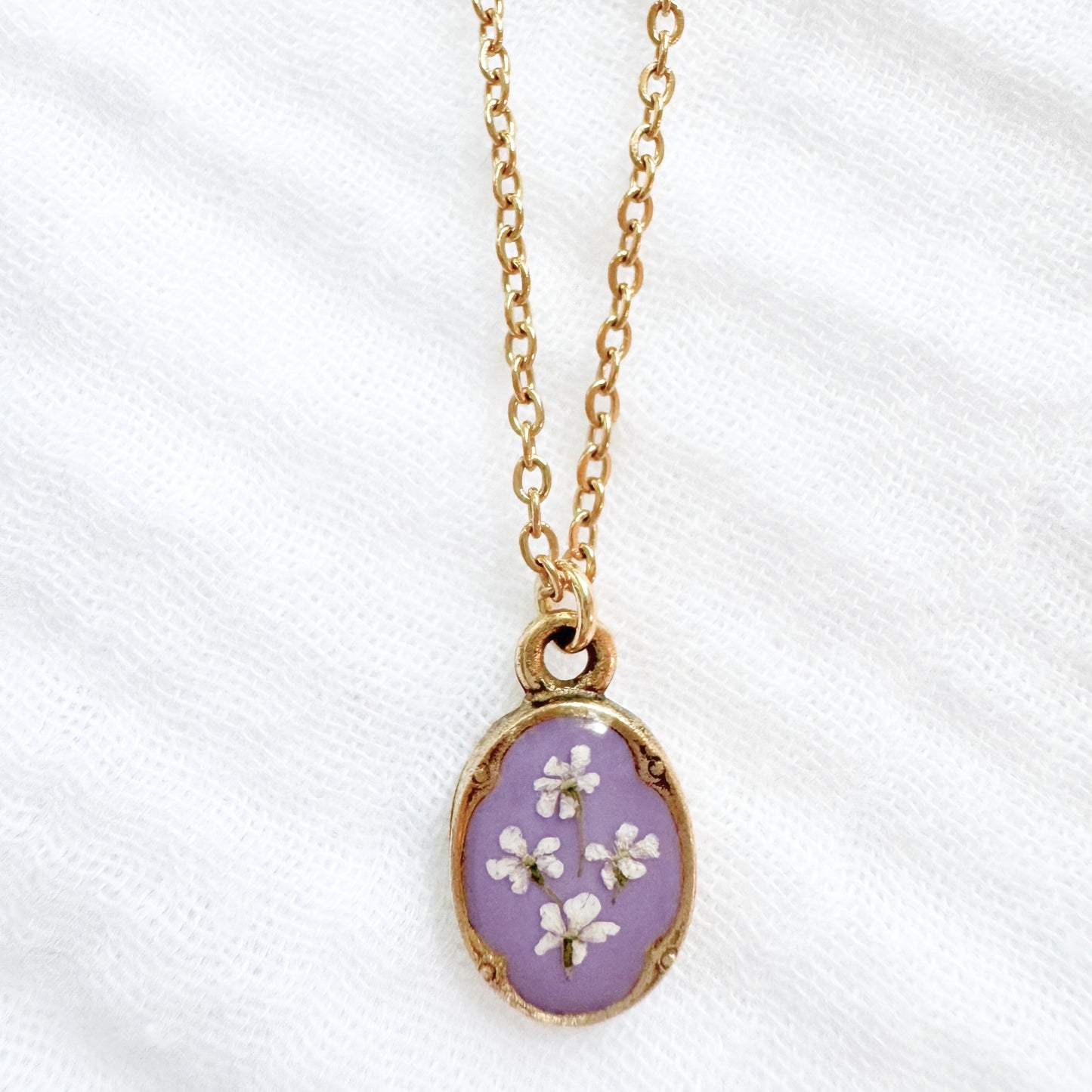 Megan Mini Ornate Pressed Flower Necklace | Gold