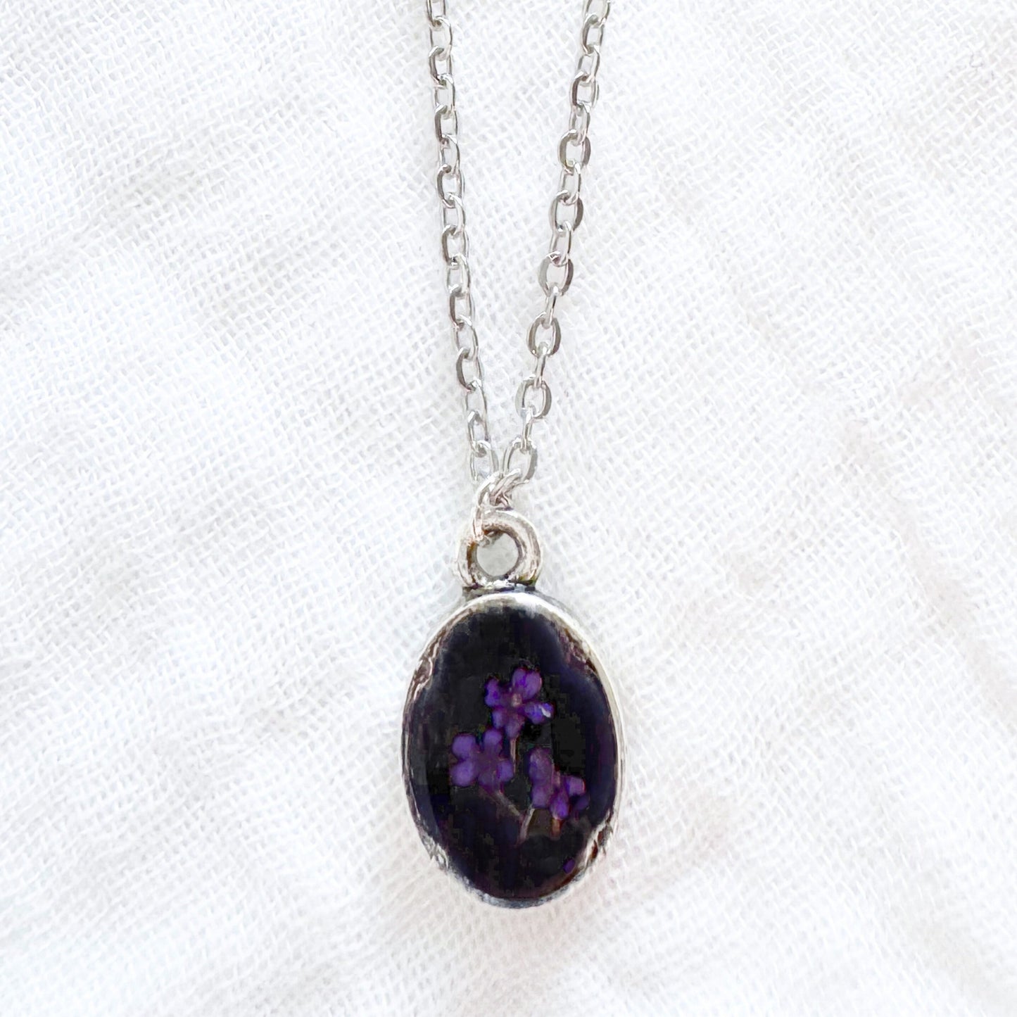 Morgan Mini Ornate Pressed Flower Necklace | Silver