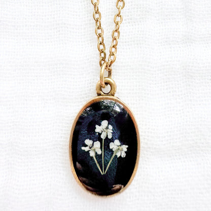 Nada Classic Oval Pressed Flower Necklace | Gold
