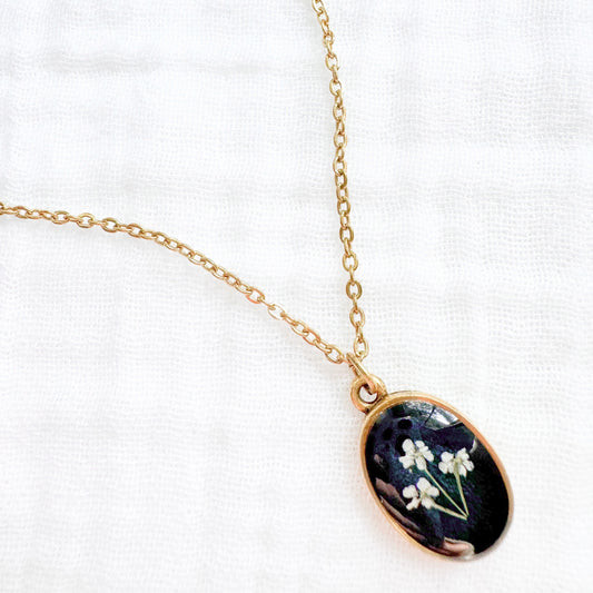 Nada Classic Oval Pressed Flower Necklace | Gold